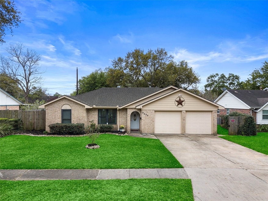 Welcome to 2204 Halbert Dr.