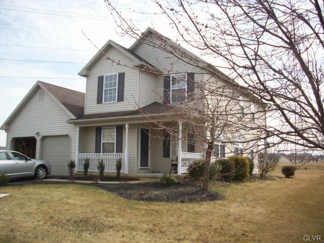 145 Crown Dr, Easton, PA 18040 - photo 1