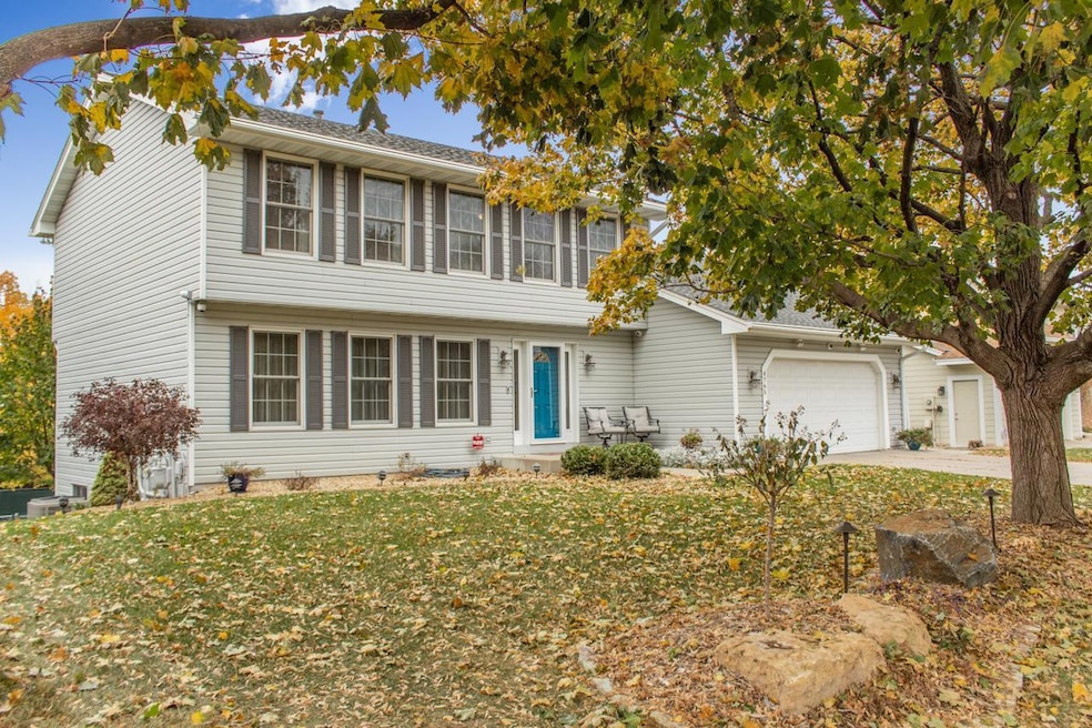 Welcome to 4765 Valley Forge Ln N!