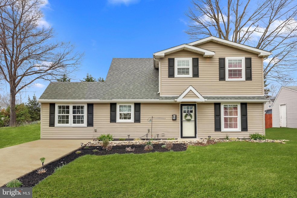 11 Honeysuckle Ln, Levittown, PA 19055 - photo 1