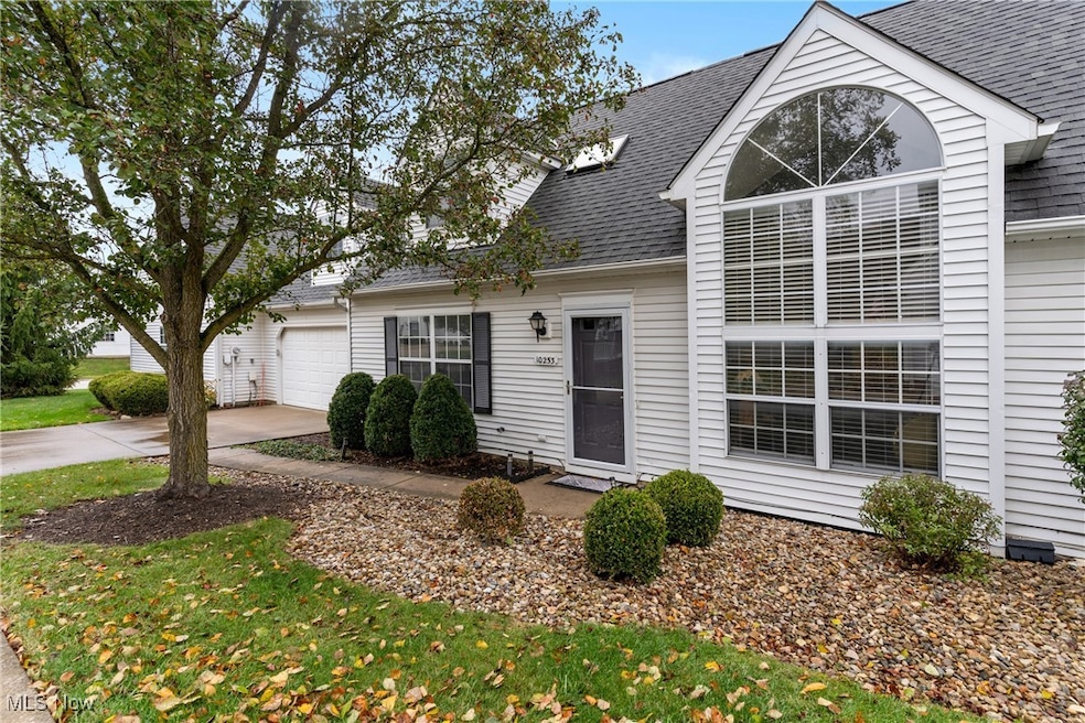 10253 Orchard Hill Ln unit 37-O, Twinsburg, OH 44087 - photo 1