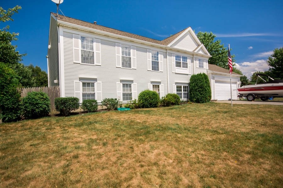 130 Wintergreen Dr, Middletown, RI 02842 - photo 1