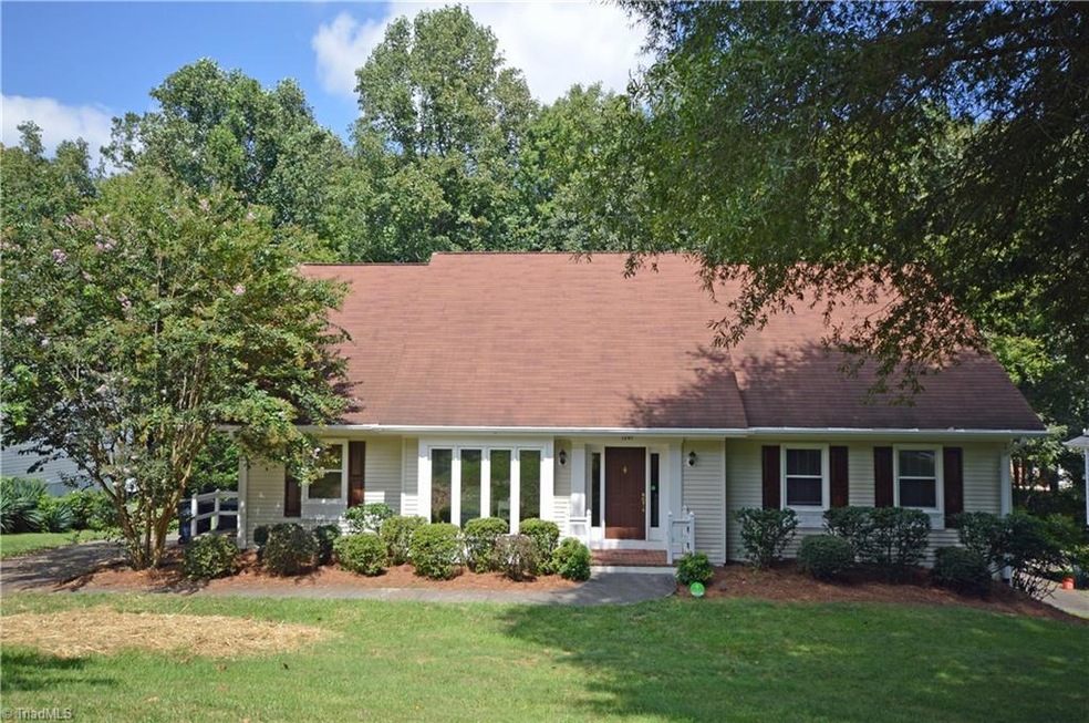 Nicely updated home w/ lovely landscaping on a cul-de-sac lot!