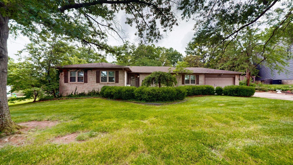 3671 Walden Dr, Lexington, KY 40517 - photo 1