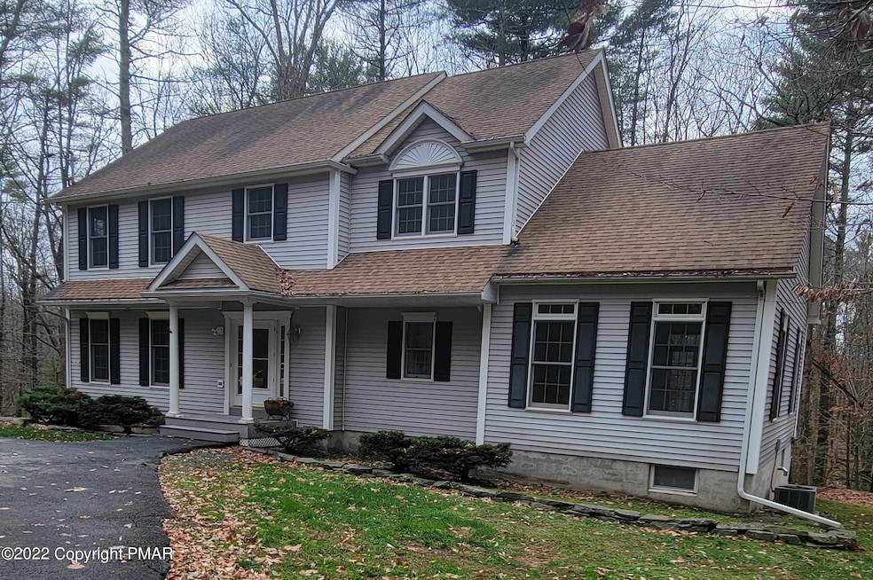 124 Oak Manor Dr, Milford, PA 18337 - photo 1