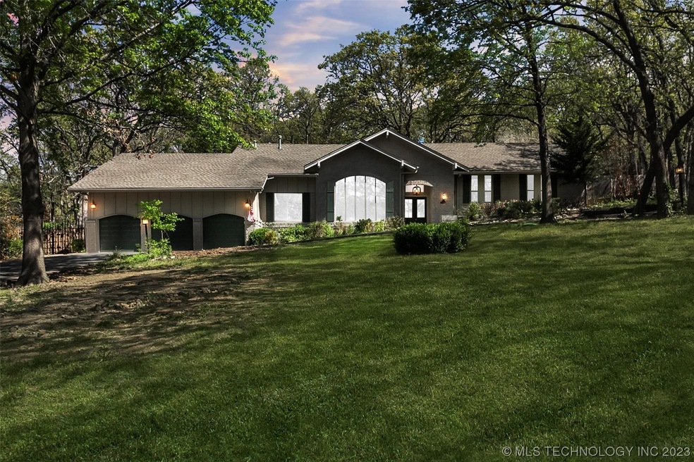 Gorgeous home on large lot. Huge circle drive