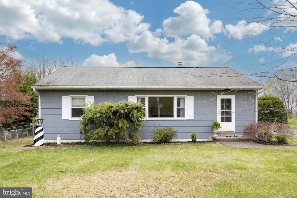 897 Old Schuylkill Rd, Pottstown, PA 19465 - photo 1