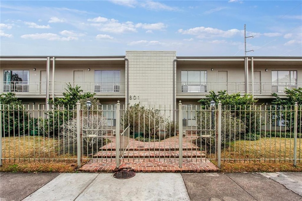 801 Henry Clay Ave unit 114, New Orleans, LA 70118 - photo 1