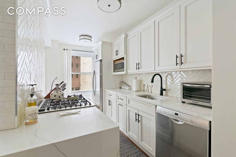 433 W 34th St unit 3J, New York, NY 10001 - photo 1