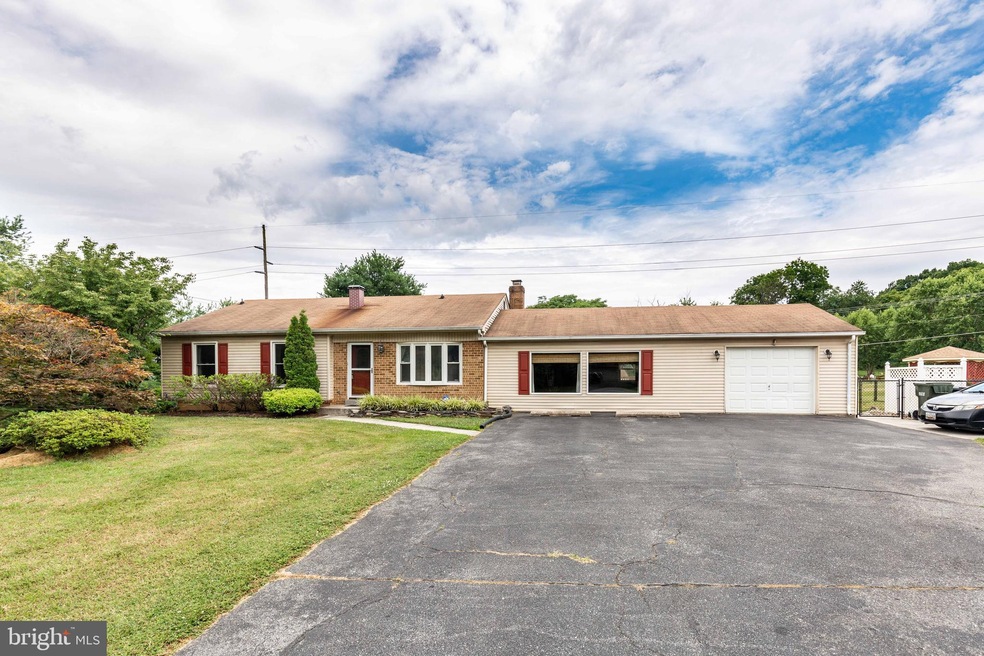 5698 Linton Rd, Sykesville, MD 21784 - photo 1