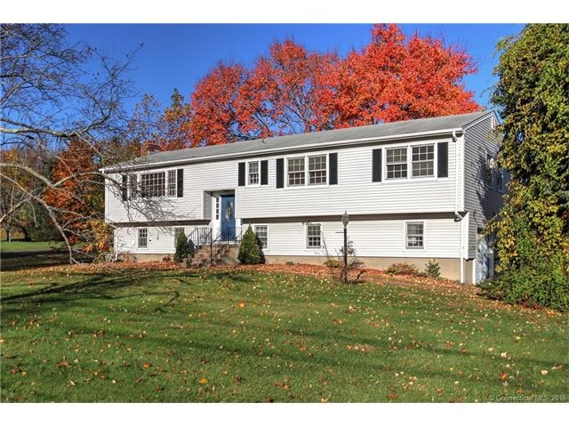 661 S Greenbrier Dr, Orange, CT 06477 - photo 1