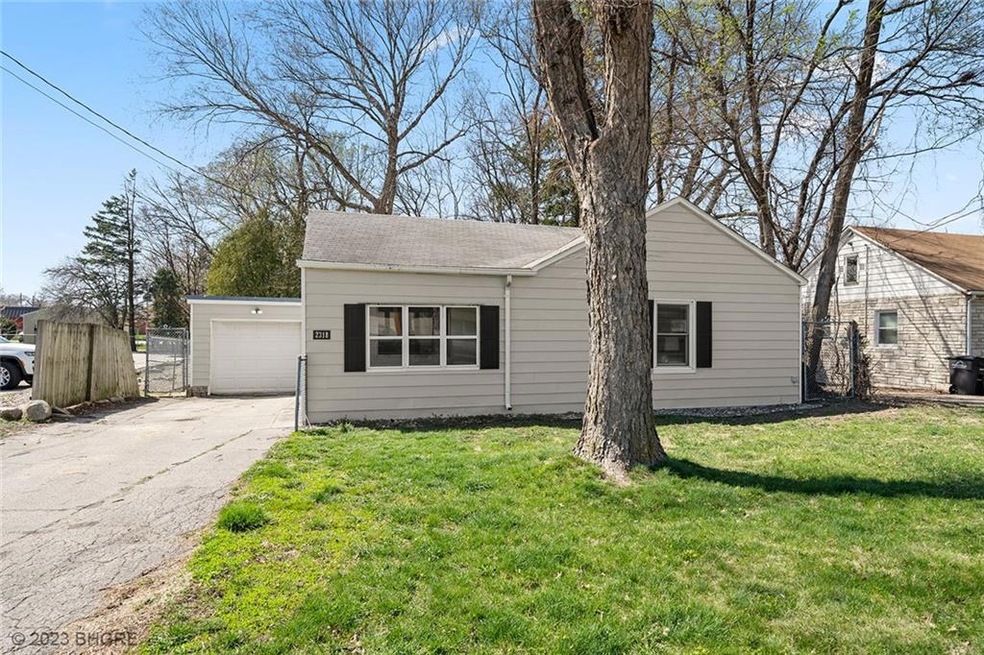 2318 56th St, Des Moines, IA 50310 - photo 1