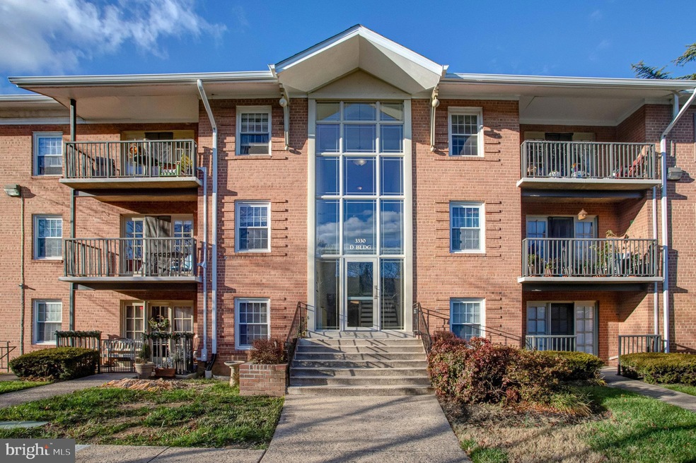 3330 Spring Ln unit D34, Baileys Crossroads, VA 22041 - photo 1