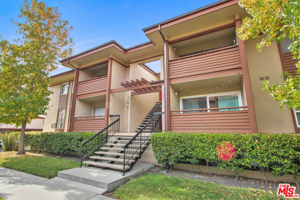 2nd floor listing