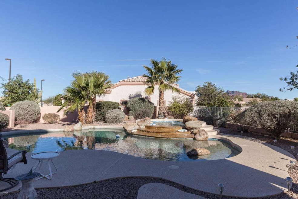 Beautiful backyard w/beautiful views