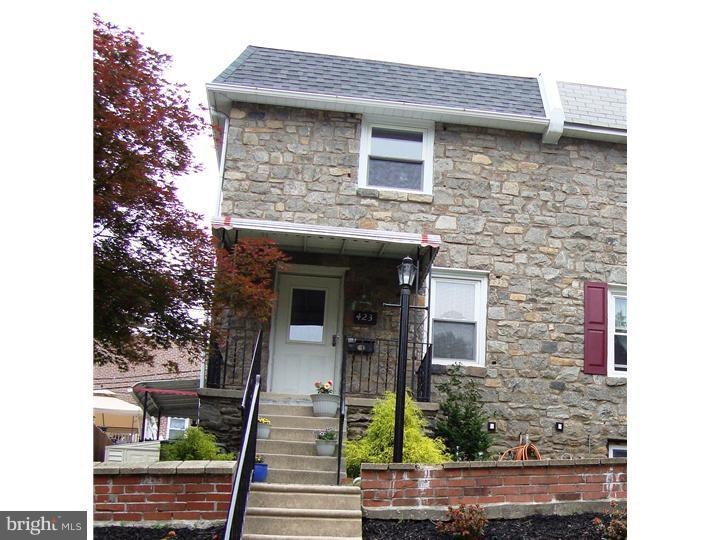 423 Alexander Ave, Drexel Hill, PA 19026 - photo 1