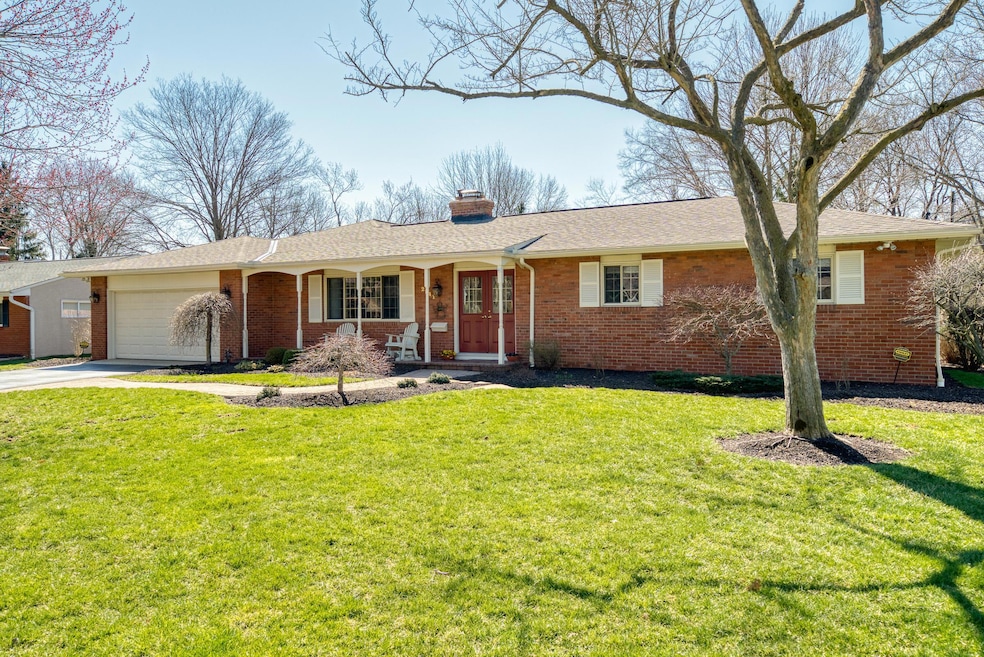 2241 Glenmere_MLS_03