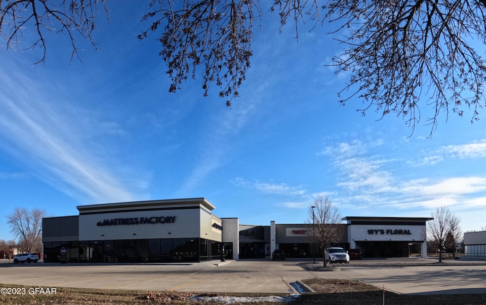 3001 S Columbia Rd, Grand Forks, ND 58201 - photo 1