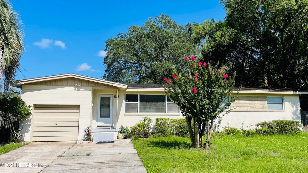 2525 Dean Rd, Jacksonville, FL 32216 - photo 1