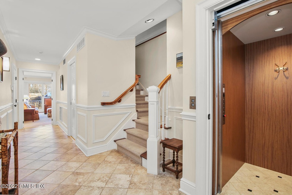 37 Davenport Ave unit 2, Greenwich, CT 06830 - photo 1