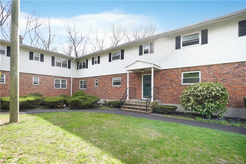 482 Oak Ave unit 57, Cheshire, CT 06410 - photo 1