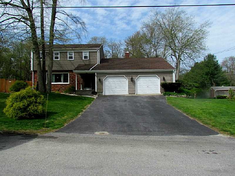 Exterior Front. Welcome to 10 Jane Lane!