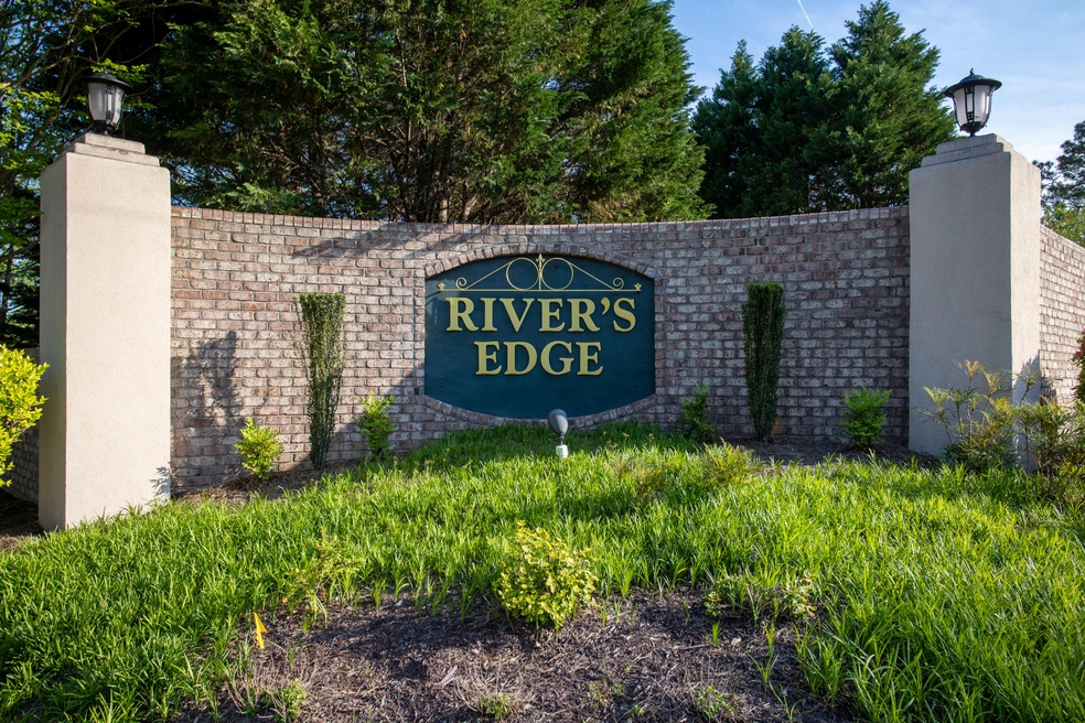 001_3091_river_front_place-1