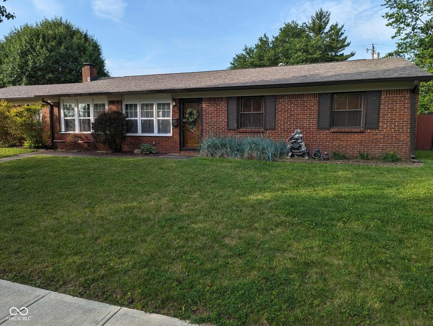703 Redfern Dr, Beech Grove, IN 46107 - photo 1