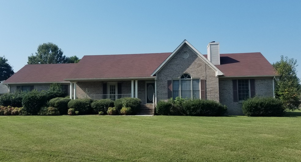 153 Greenbriar Cir, Manchester, TN 37355 - photo 1