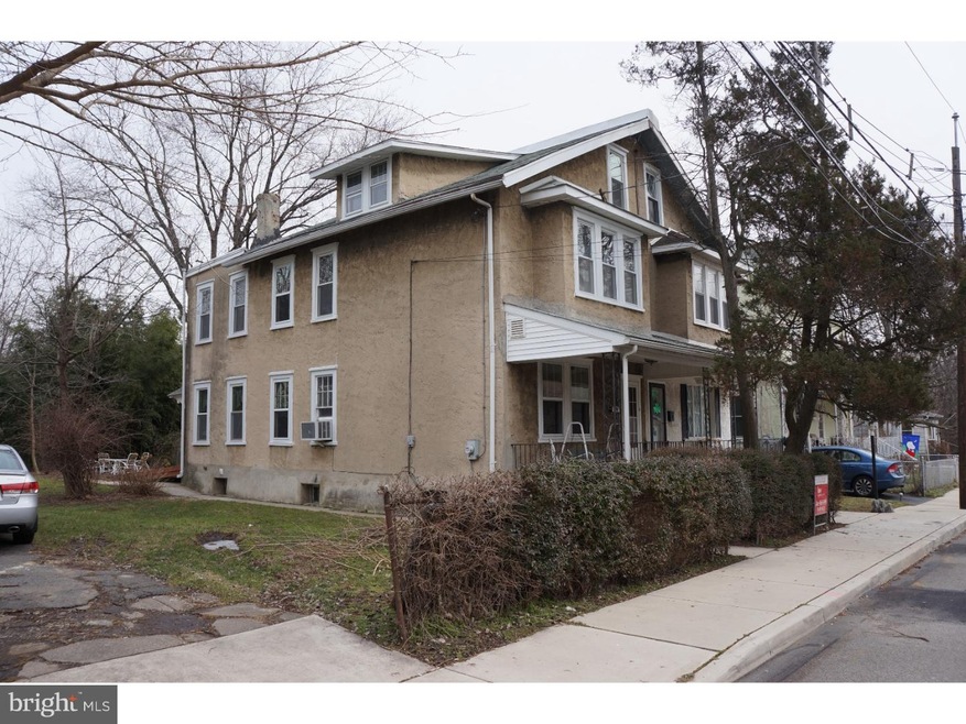 614 Maddock St, Crum Lynne, PA 19022 - photo 1