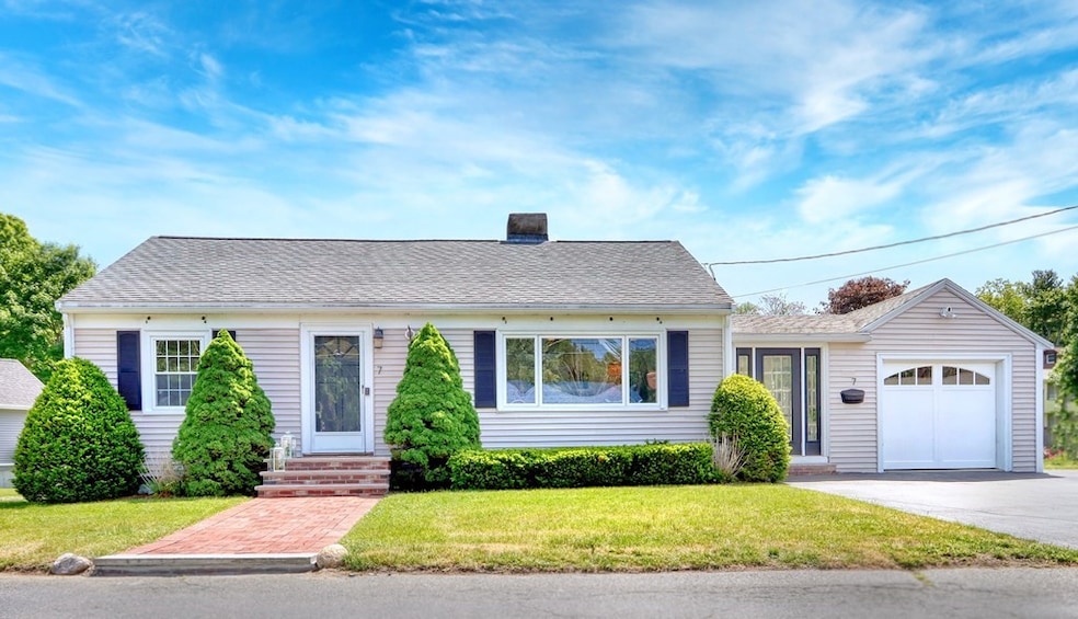 7 Akeson Rd, Woburn, MA 01801 - photo 1