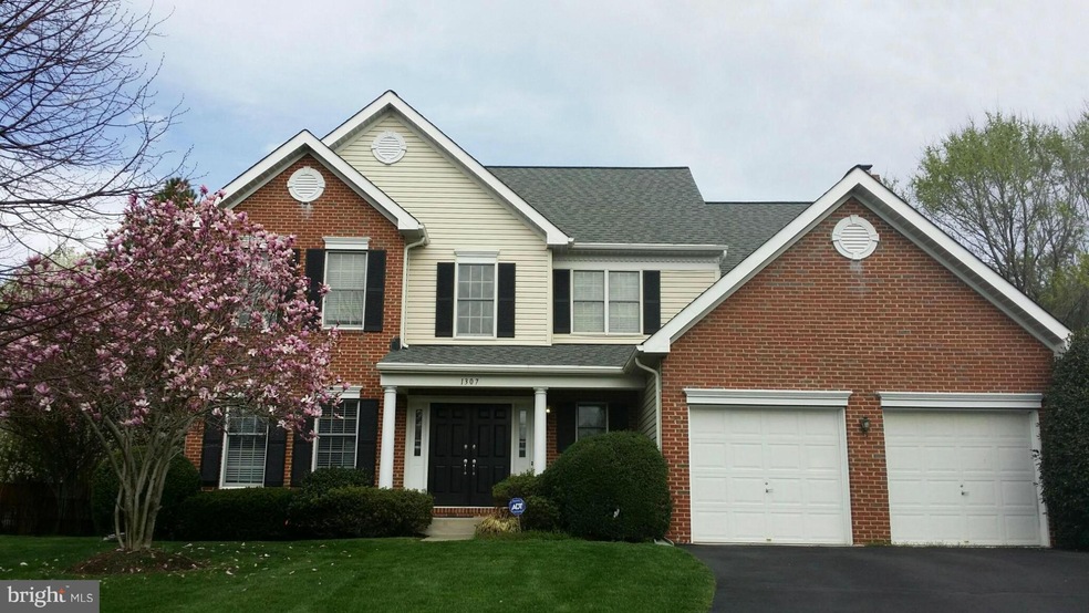 1307 Stable Farm Ct, Reston, VA 20194 - photo 1