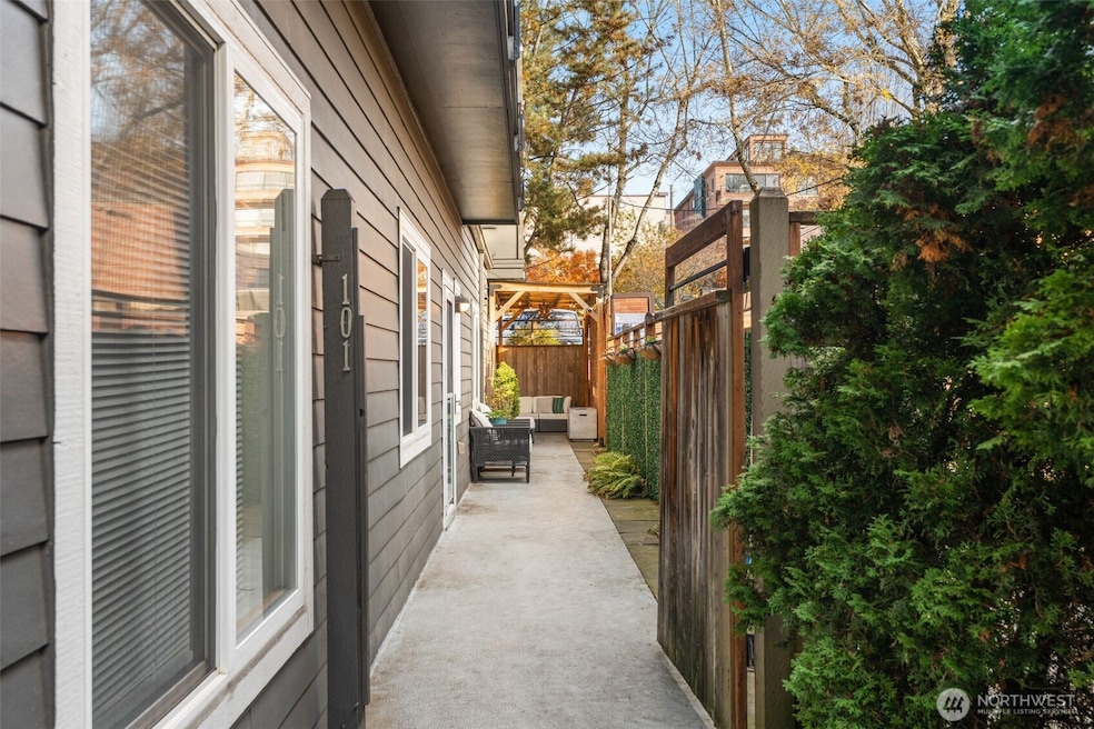 115 W Galer St unit 101, Seattle, WA 98119 - photo 1