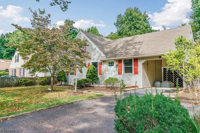 332 West Ln, Clark, NJ 07066 - photo 1