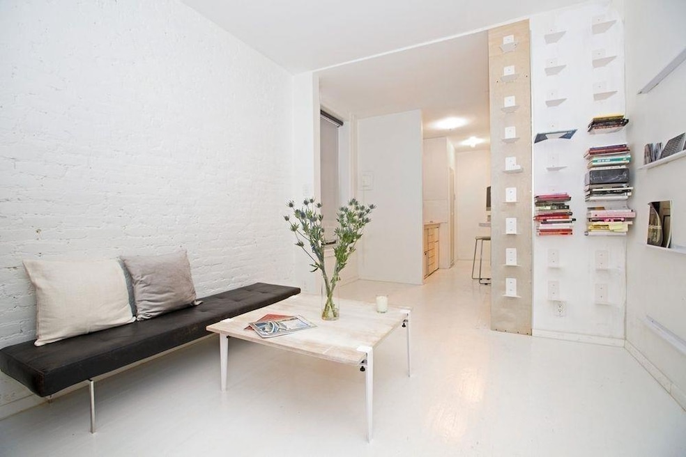 110 Thompson St unit 1D, New York, NY 10012 - photo 1