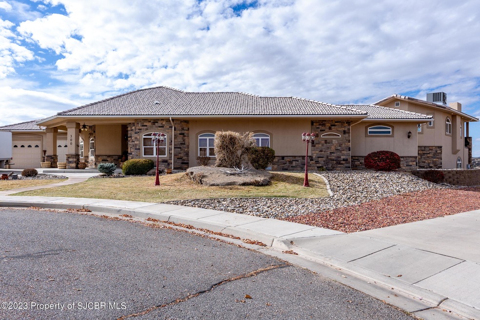 300 Sunrise Pkwy, Farmington, NM 87401 - photo 1