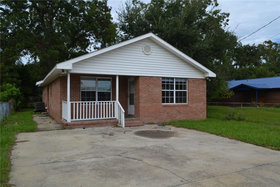 2011 M St, Brunswick, GA 31520 - photo 1