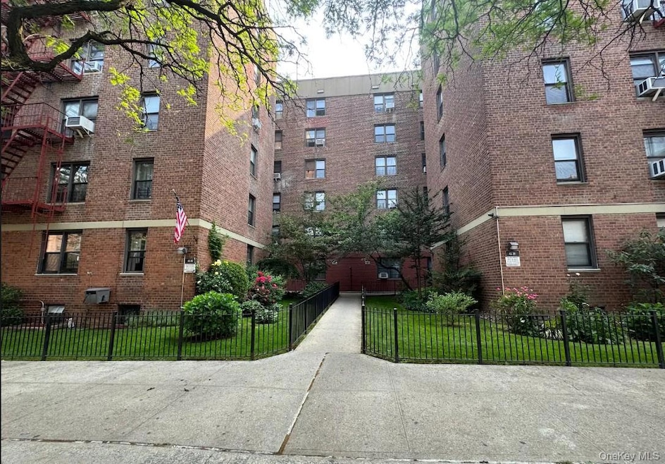 65-39 108th St unit E6, Forest Hills, NY 11375 - photo 1