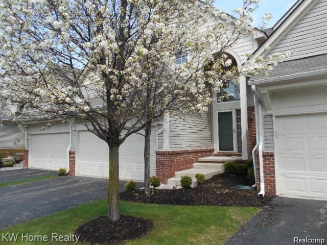 38503 Saratoga Circle in Springtime.jpg