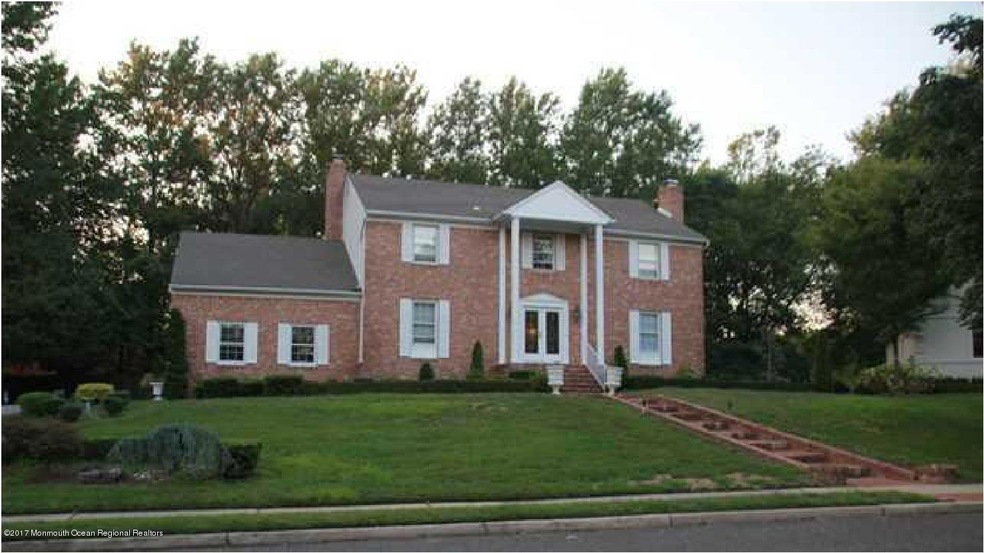 12 Shadowlawn
