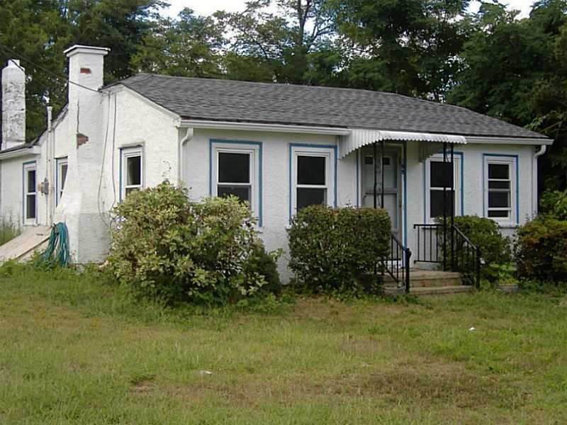 188 Namquid Dr, Warwick, RI 02888 - photo 1