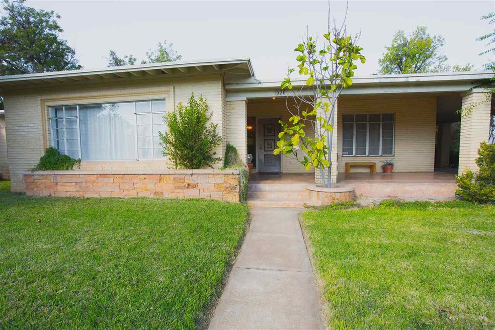 1020 Chihuahua St, Laredo, TX 78040 - photo 1