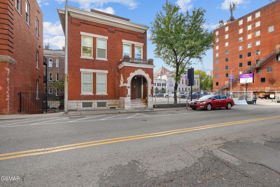 For Sale $2,930,000 • Co-Listing Agent