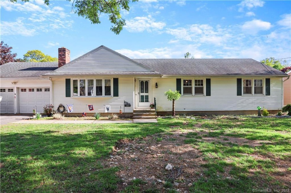 125 Sheffield Cir, Stratford, CT 06614 - photo 1