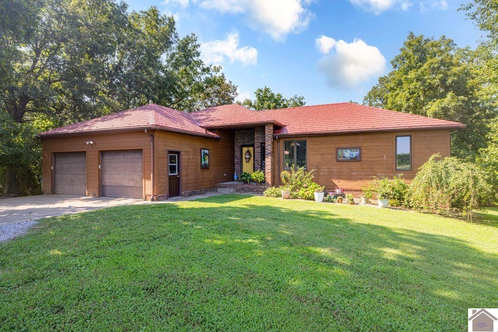 2440 Hwy 2153 unit Morganfield, Morganfield, KY 42437 - photo 1