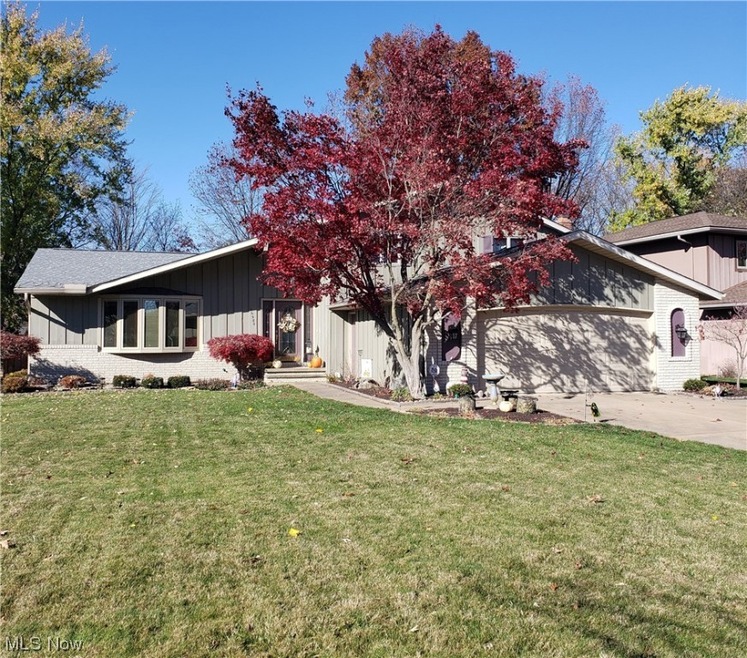 View of front of home featuring a front yard