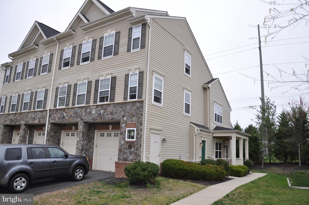 11164 Wortham Crest Cir unit 108, Manassas, VA 20109 - photo 1