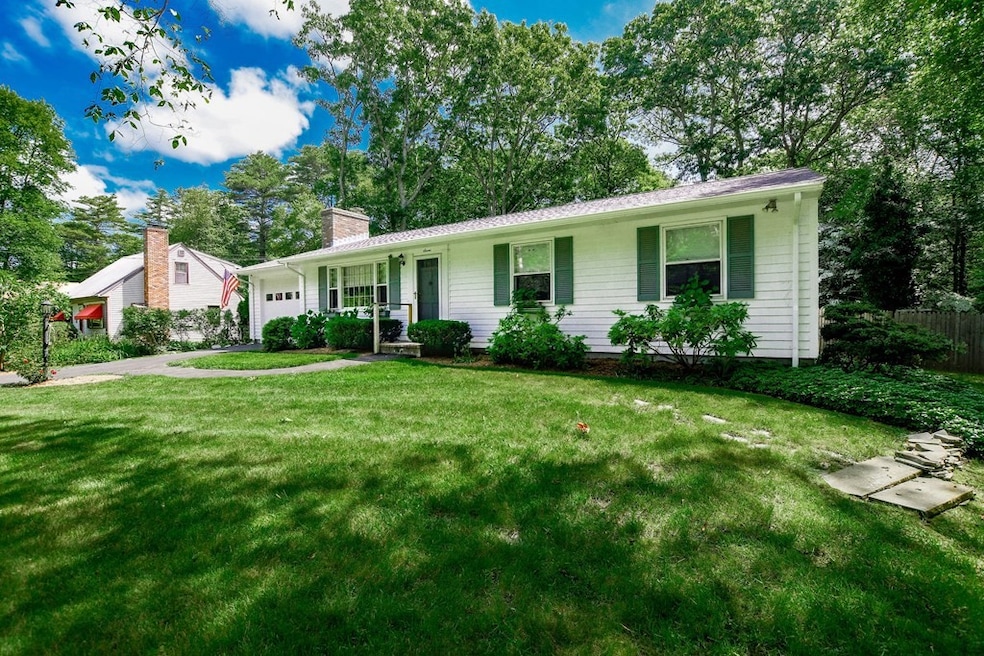 7 Brant Beach Ave, Mattapoisett, MA 02739 - photo 1