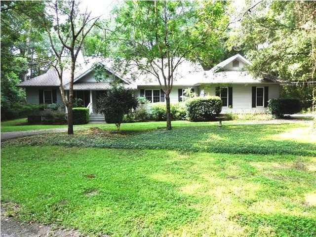 Wonderful  3 bedroom 2.5 bath home. Quite and privacy from the road.