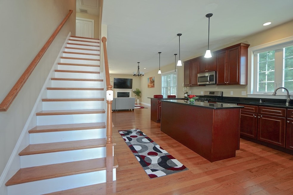 5 Beaver Pond Rd unit 5, Milford, MA 01757 - photo 1